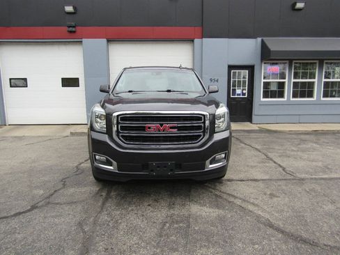 Used 2017 GMC Yukon SLT AWD/4WD image 2
