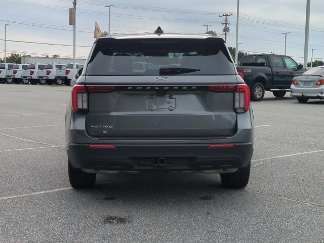 Certified 2025 Ford Explorer Active RWD image 5