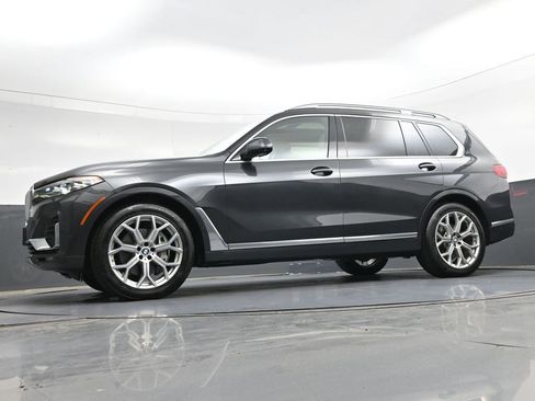 Used 2022 BMW X7 xDrive40i w/ Executive Package AWD/4WD image 38