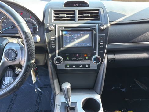 Used 2012 Toyota Camry SE FWD image 21