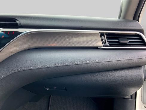 Used 2018 Toyota Camry XSE w/ Audio Package FWD image 18