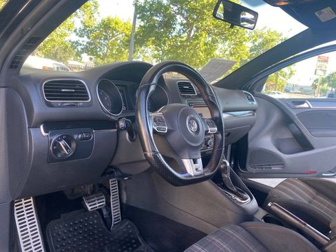 Used 2010 Volkswagen GTI 4-Door FWD image 17