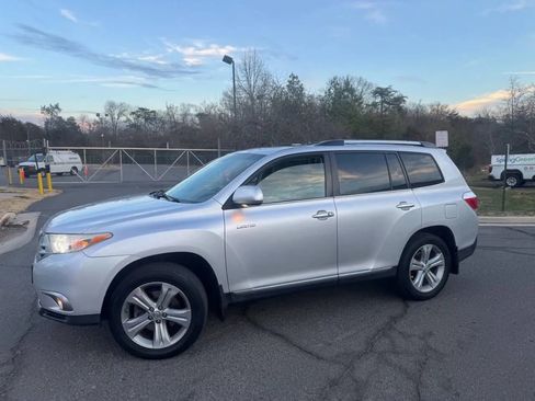 Used 2013 Toyota Highlander Limited image 19