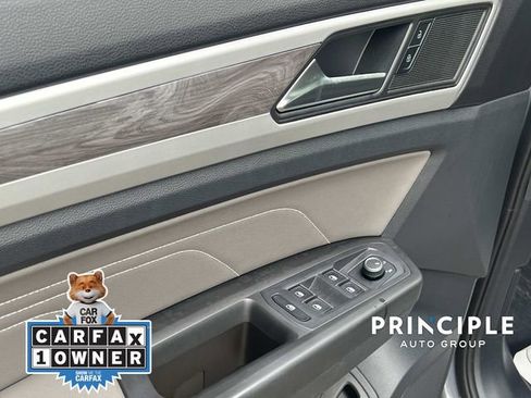 Used 2021 Volkswagen Atlas Cross Sport SE w/ Panoramic Sunroof Package FWD image 13
