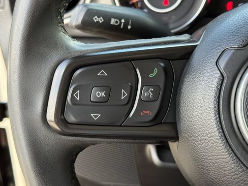Used 2023 Jeep Gladiator Sport AWD/4WD image 33
