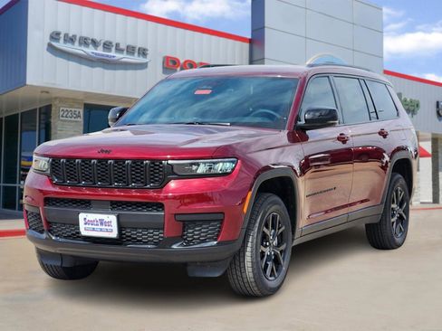 New 2025 Jeep Grand Cherokee L Altitude image 2