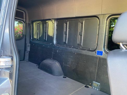 Used 2021 Mercedes-Benz Sprinter 2500 image 30