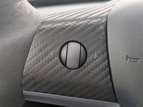 Used 2021 Tesla Model 3 Standard Range Plus image 25