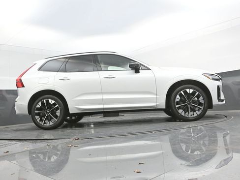 New 2026 Volvo XC60 B5 Plus w/ Protection Package Premier AWD/4WD image 33