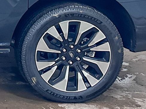 New 2025 Ford Expedition Max Platinum w/ Driver's Package AWD/4WD image 50