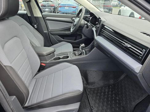 New 2026 Volkswagen Jetta SE FWD image 42