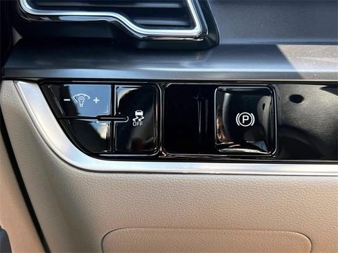 Used 2024 Kia Sportage EX image 28