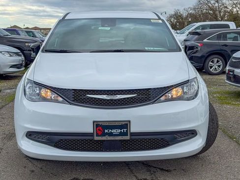 New 2026 Chrysler Voyager LX FWD image 3