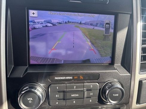 Used 2019 Ford F150 Lariat image 18