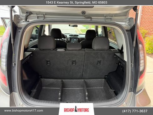 Used 2018 Kia Soul + FWD image 12