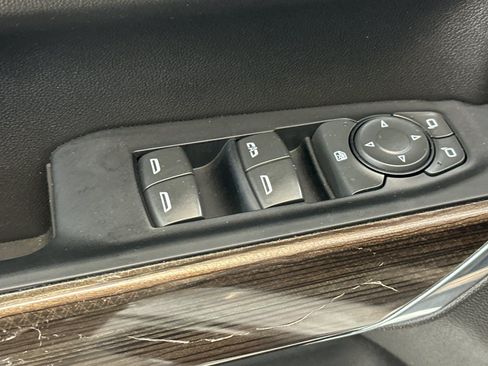 Used 2022 Chevrolet Silverado 1500 LT w/ Bed Protection Package RWD image 14