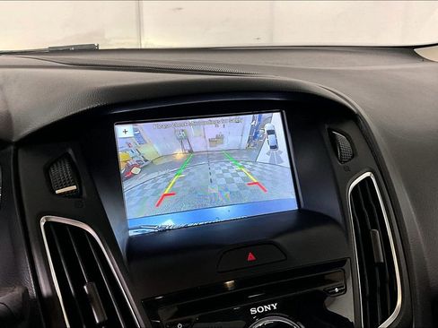 Used 2018 Ford Focus SEL image 21