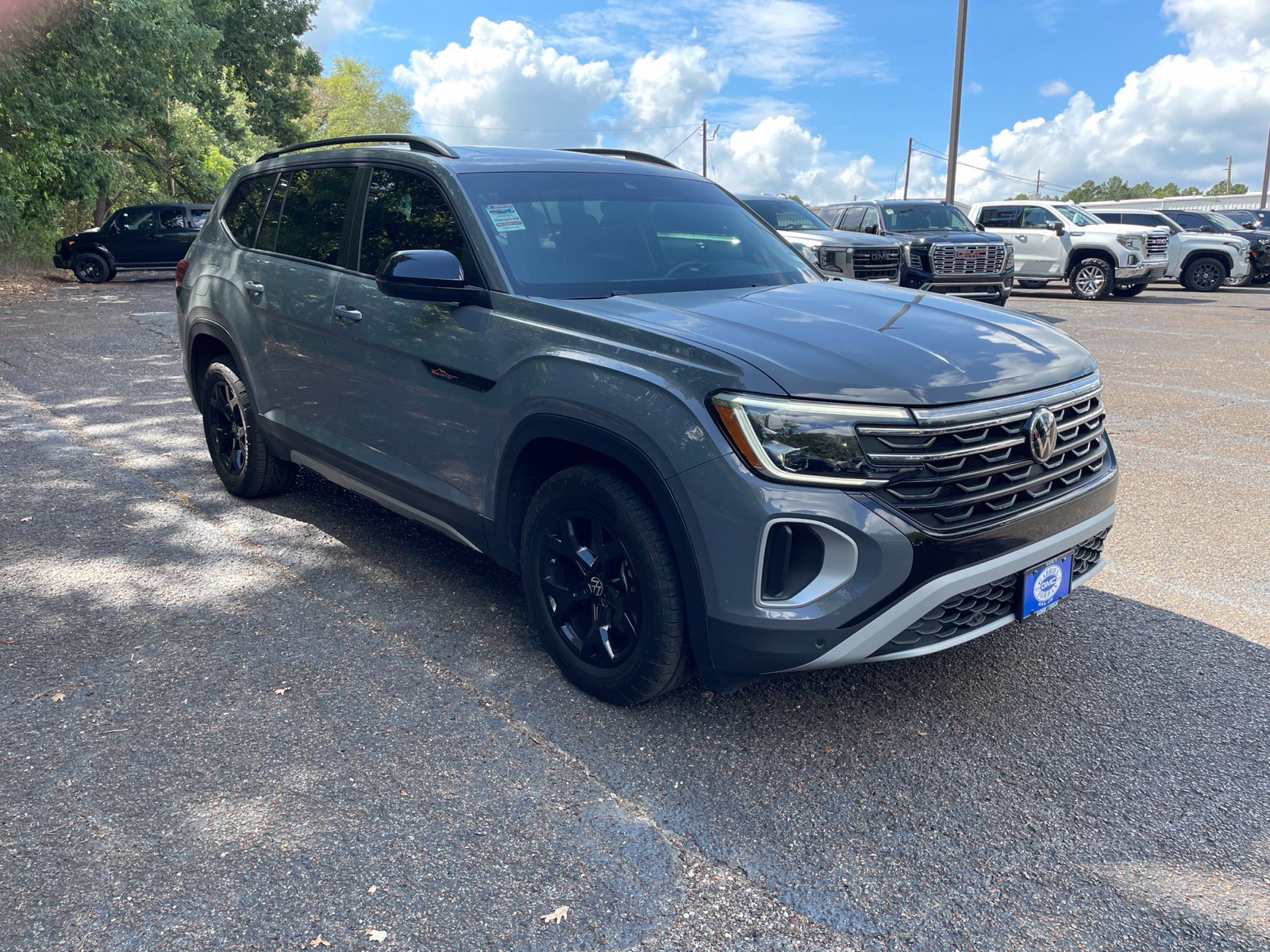 Used 2024 Volkswagen Atlas Peak Edition SE AWD/4WD image 9