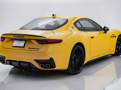 Used 2024 Maserati GranTurismo Trofeo image 12