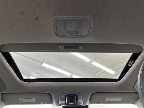 Used 2024 Hyundai Elantra Limited FWD image 21