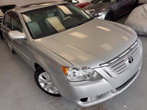 Used 2009 Toyota Avalon XLS FWD image 5