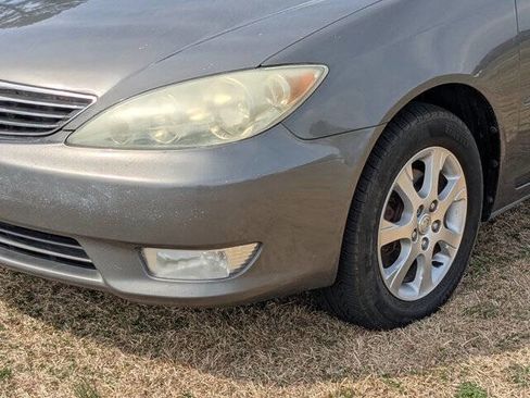 Used 2005 Toyota Camry V6 image 9