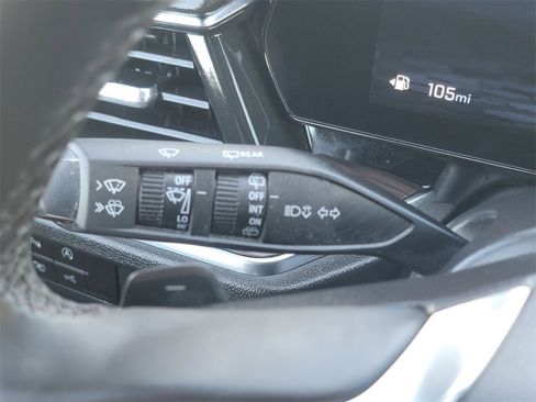 Used 2025 Chevrolet Suburban LT w/ Comfort Package image 37