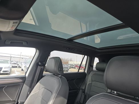 Certified 2024 Volkswagen Tiguan SEL R-Line image 9