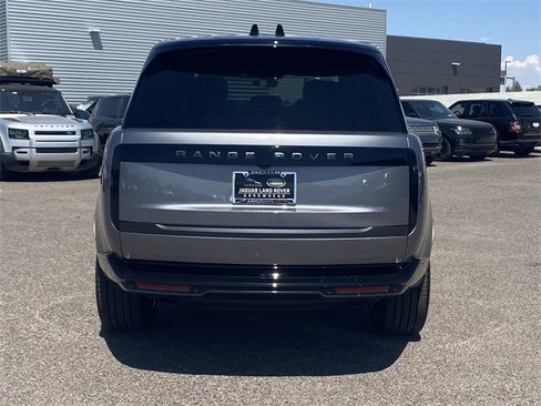 New 2025 Land Rover Range Rover Long Wheelbase SE image 19