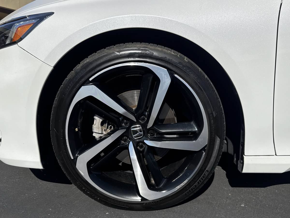 Used 2018 Honda Accord Sport image 9