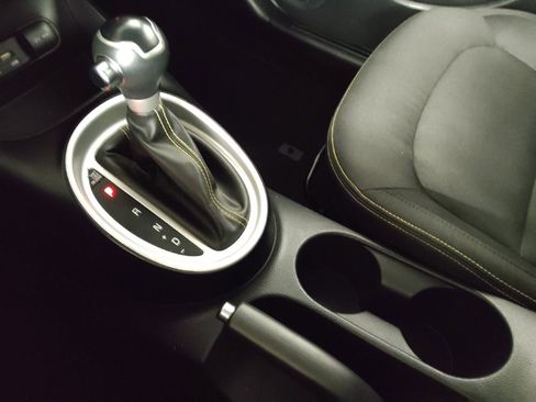 Used 2016 Kia Soul + image 26