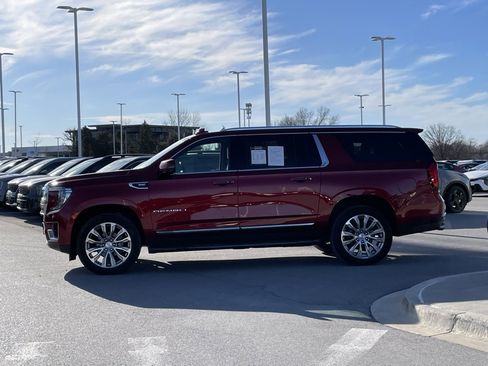 Used 2022 GMC Yukon XL Denali image 4