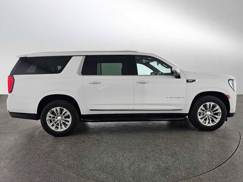Used 2023 GMC Yukon XL SLT w/ SLT Premium Package image 2