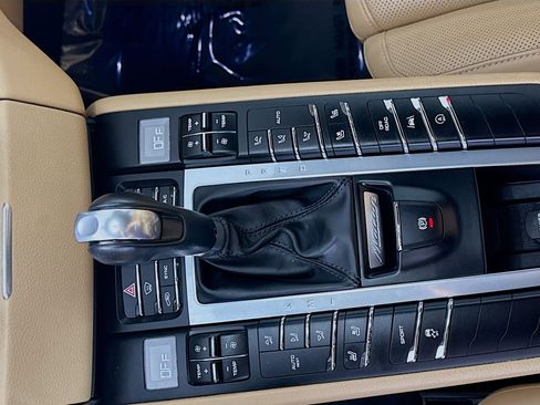 Used 2018 Porsche Macan image 20