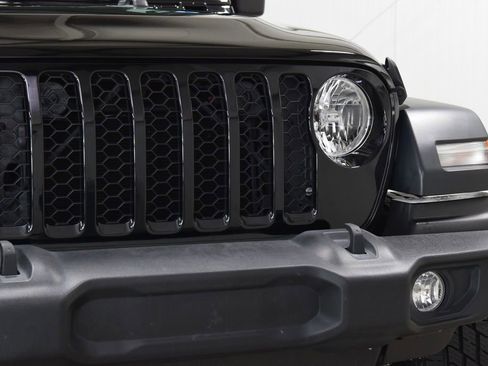 Used 2024 Jeep Wrangler Sport S image 9