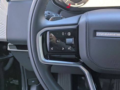 Used 2025 Land Rover Range Rover Sport image 19