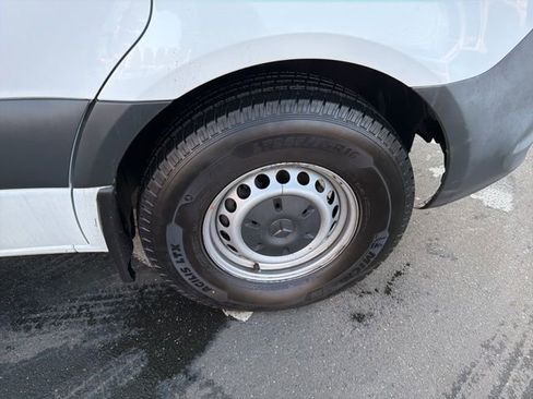 Used 2021 Mercedes-Benz Sprinter 2500 image 16