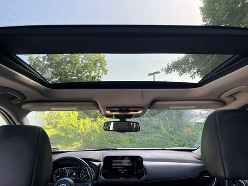 Used 2021 Nissan Rogue SL w/ Premium Package FWD image 18