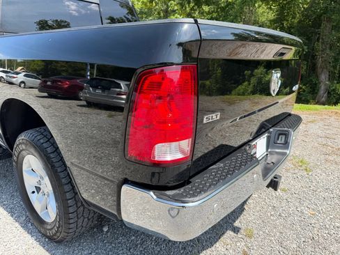 Used 2020 RAM 1500 Classic SLT w/ Luxury Group AWD/4WD image 14