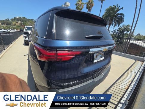 Used 2023 Chevrolet Traverse LT FWD image 5