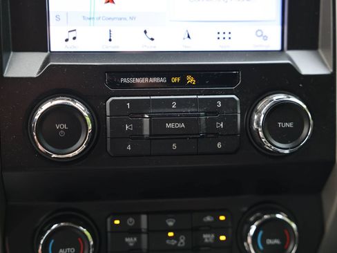 Certified 2019 Ford F150 Lariat w/ Trailer Tow Package AWD/4WD image 24