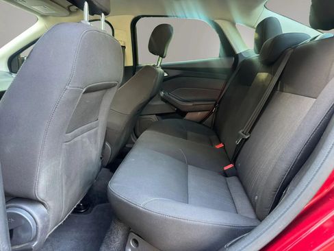 Used 2017 Ford Focus SE FWD image 15