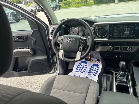 Used 2019 Toyota Tacoma SR5 RWD image 37