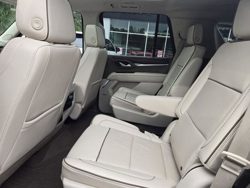 Used 2022 GMC Yukon Denali w/ Denali Premium Package AWD/4WD image 28