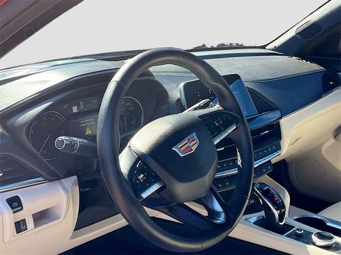 Used 2025 Cadillac CT4 Premium Luxury image 9