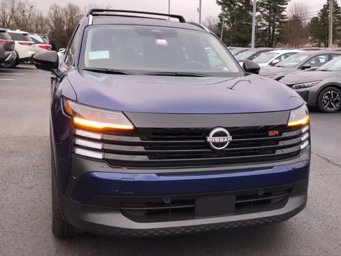 New 2026 Nissan Kicks SR w/ Cold Weather Package image 3