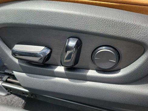 Used 2021 Lexus UX 200 w/ Accessory Package (Z1) FWD image 17
