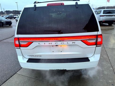 Used 2017 Lincoln Navigator L Select image 6