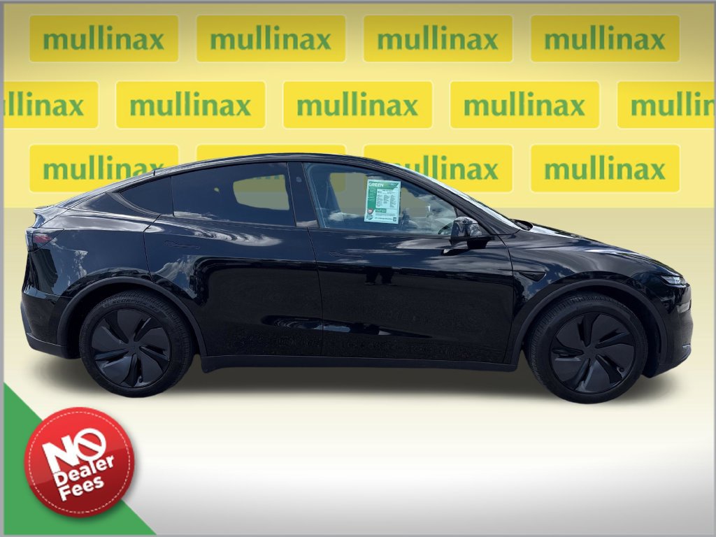 Used 2026 Tesla Model Y 2WD image 2