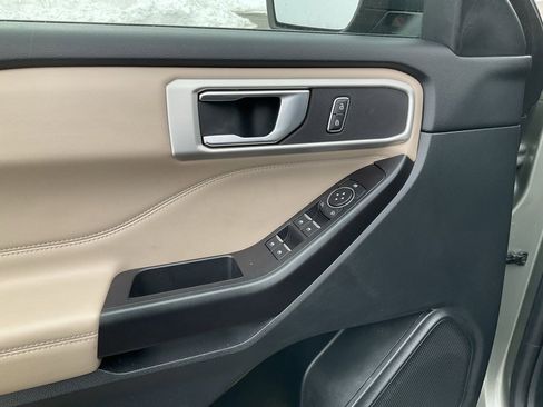 Used 2020 Ford Explorer XLT w/ Equipment Group 202A image 19